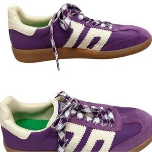 Purple and White Back 70
